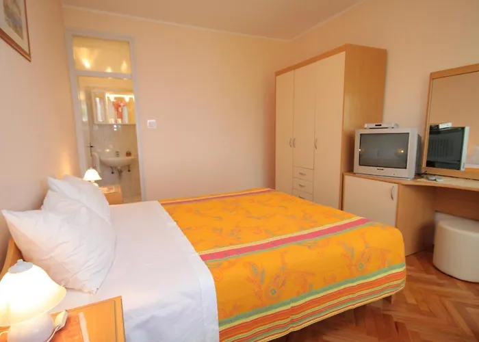 Double Medveja 7775b 3* Laurana